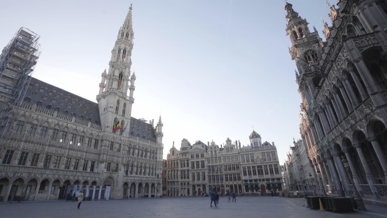 그랜드 플레이스, 브뤼셀, 벨기에의 폐쇄된 카페, 찻집, 펍 및 커피 바