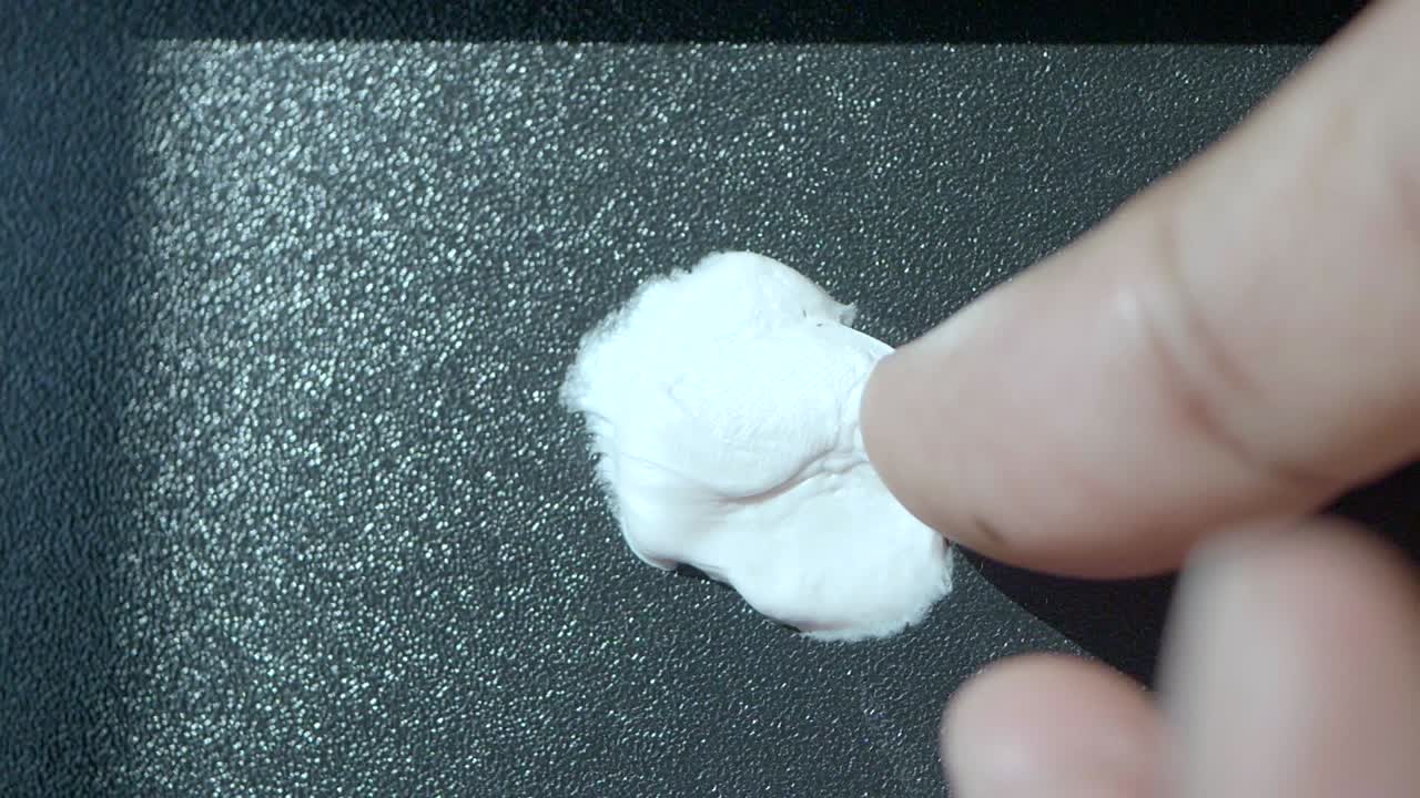 손으로 조작하는  모형 점토