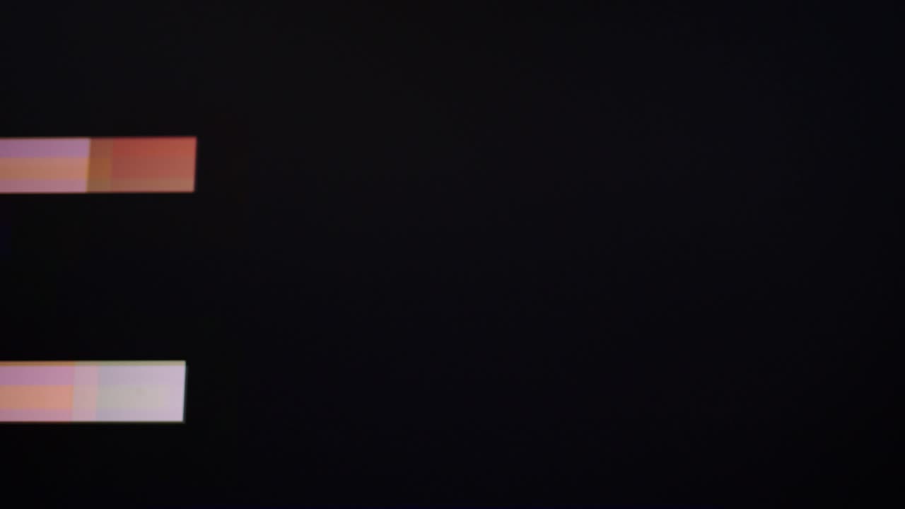 fallas de señal perdida vhs y fondo de color de ruido estático con tv ligera y líneas estáticas de monitor son aleatorias y en bucle