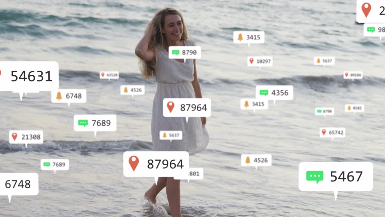 해양에서 휴가를 보내는 미소 짓는 여성에 대한 소셜 미디어 알림의 애니메이션