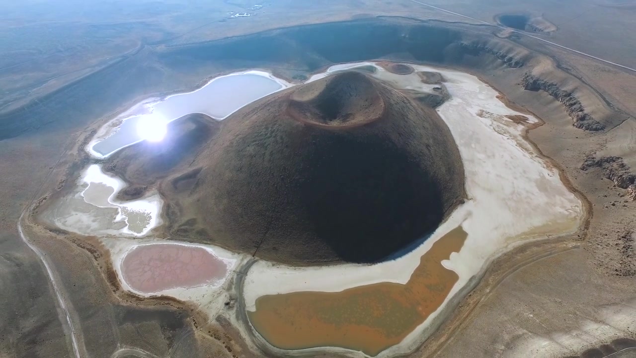 Vista aérea do Lago da Cratera Meke na Turquia