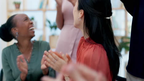 gente de negocios, aplausos y mujer asiática feliz