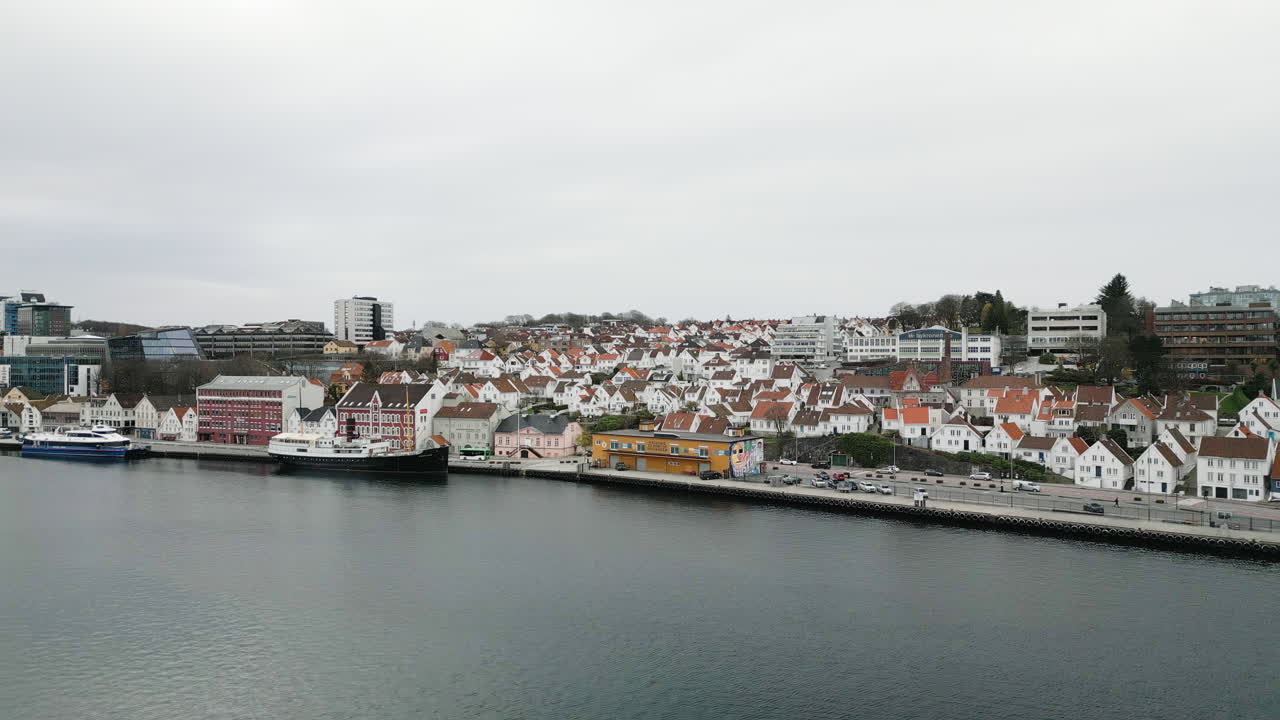 Ilmakuva Vågenin sataman rannasta, Stavanger, Norja.