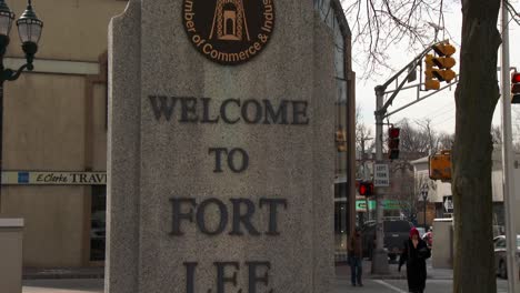 a sign welcomes visitors to ft lee new jersey