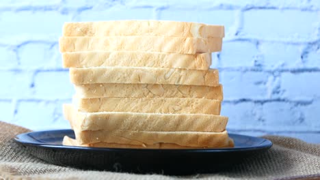una pila de pan en rebanadas