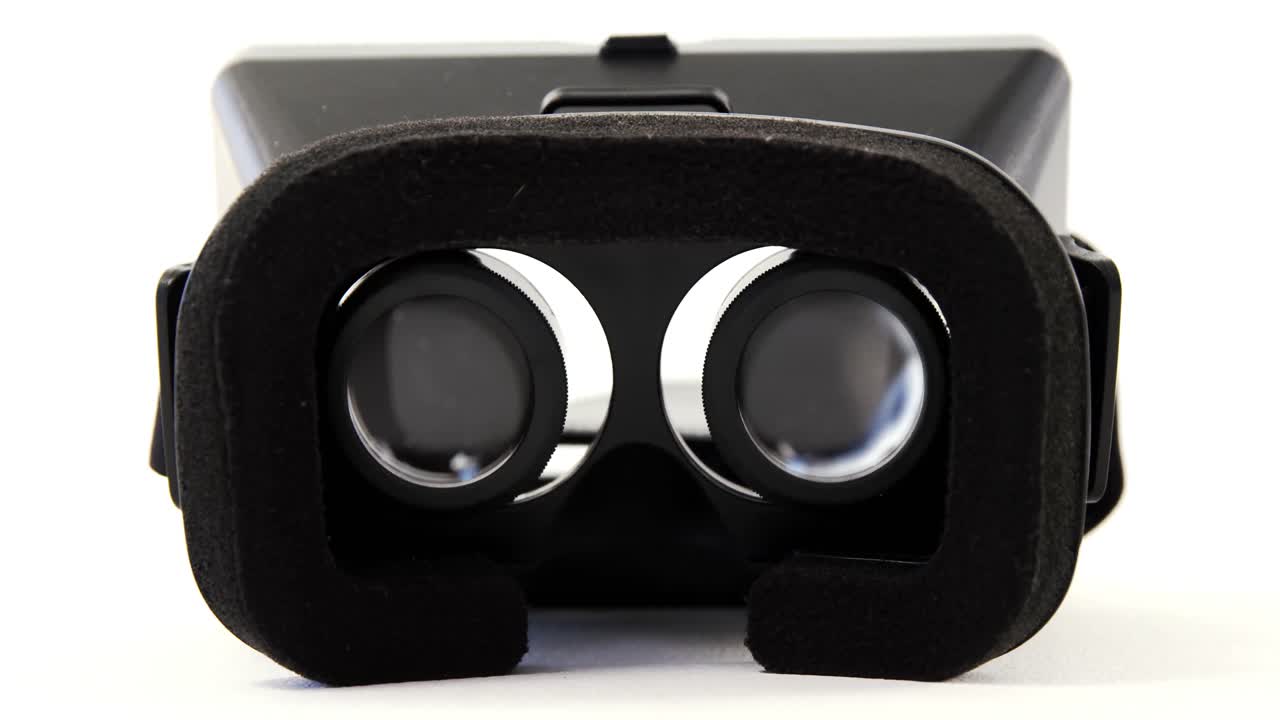 primer plano de un auricular de realidad virtual