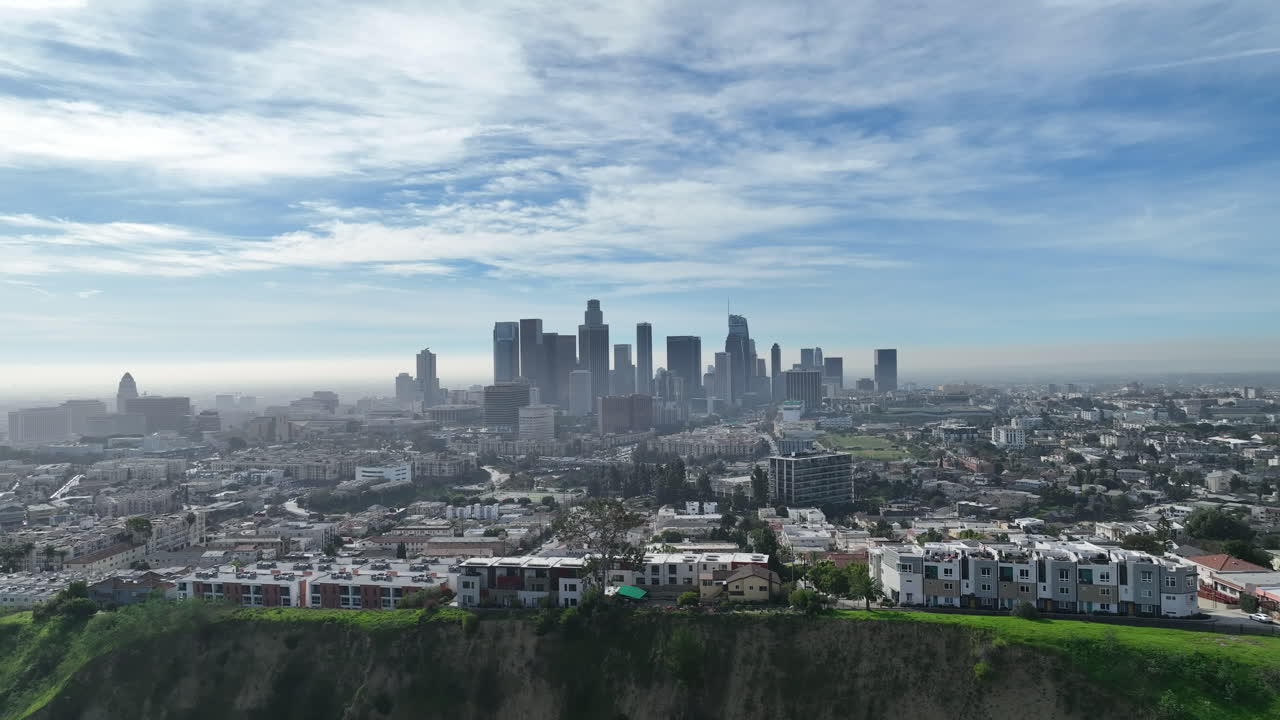Filmato aereo con drone del panorama di DTLA a Los Angeles