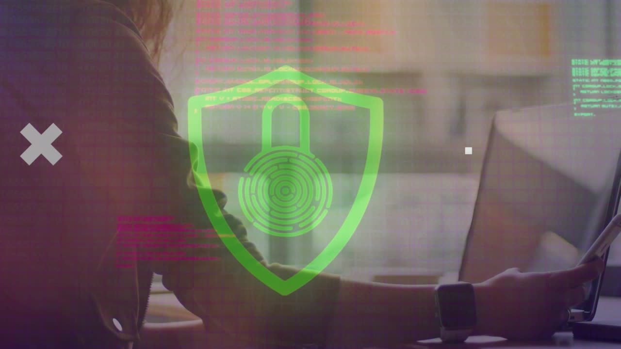 animación del procesamiento de datos y el globo sobre las manos utilizando el portátil.