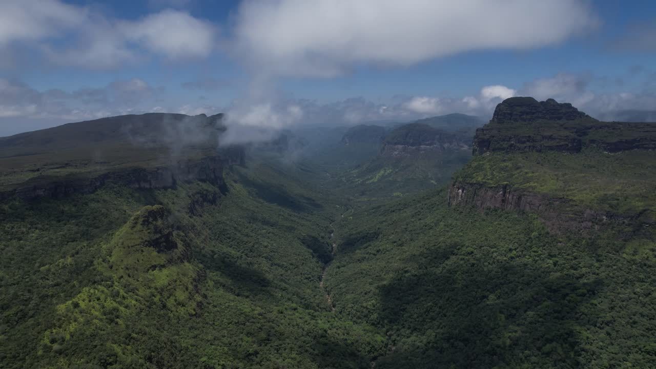 video del avión no tripulado de vale do pati en chapada diamantina, bahía, brasil