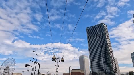 Concepto-De-Transporte-Góndola-Urbana-Japón