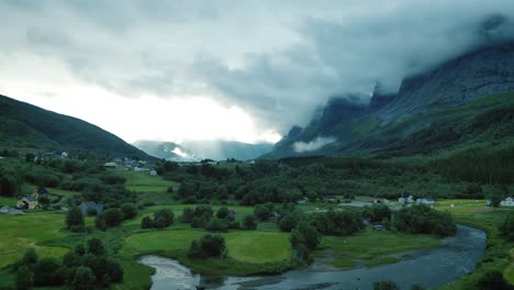 Aerial-cinematic-of-Spilderhesten-mountain-in-Ørnes,-Norway