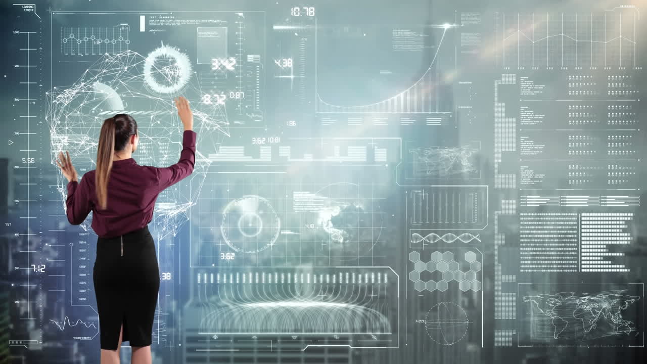 animación de una mujer de negocios caucásica sobre el procesamiento de datos
