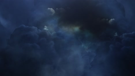 tormenta de nubes oscuras de 4k con relámpagos intermitentes
