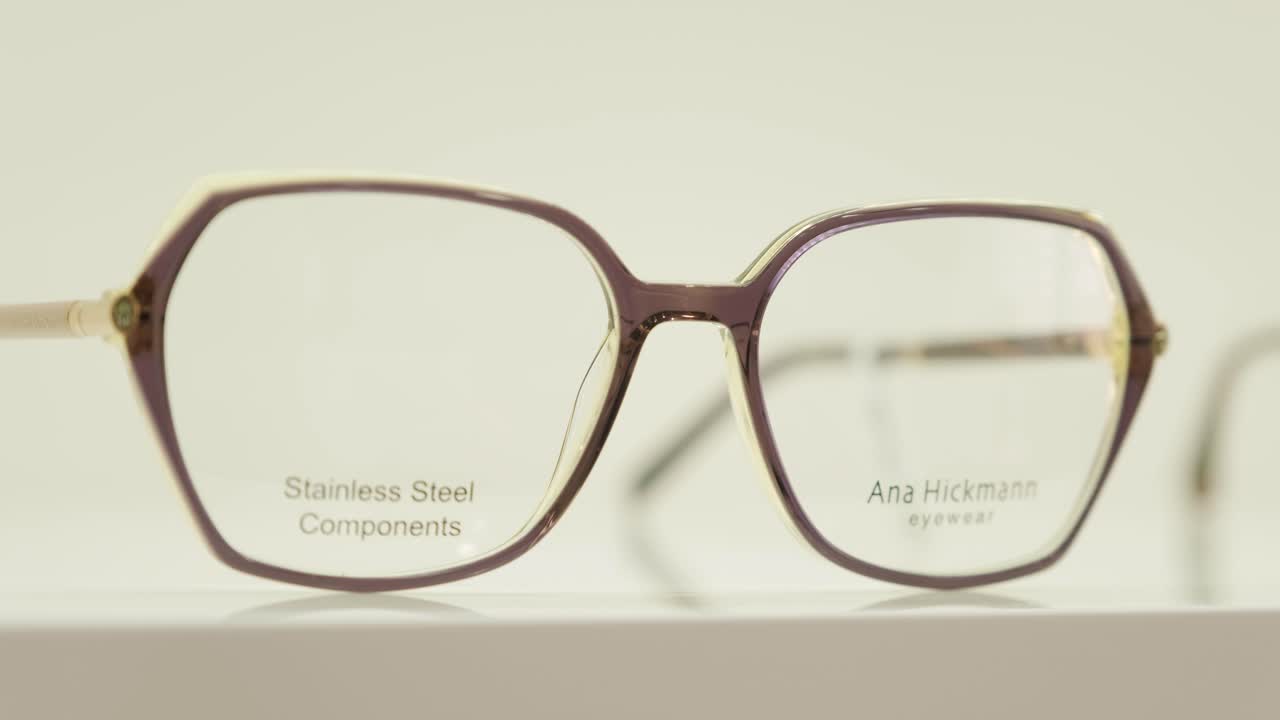 Ana Hickmann Eyewear - Closeup