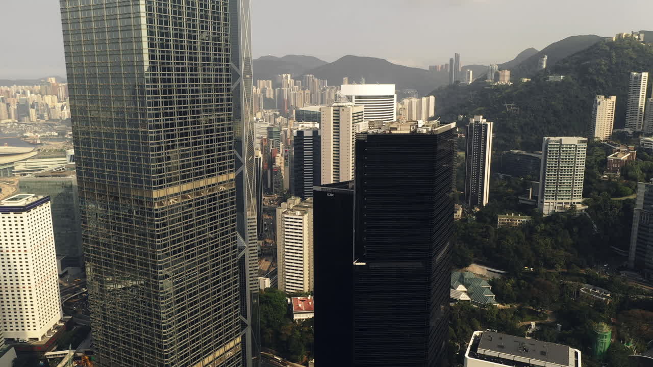 이 도시에서 성공은 불가피합니다.