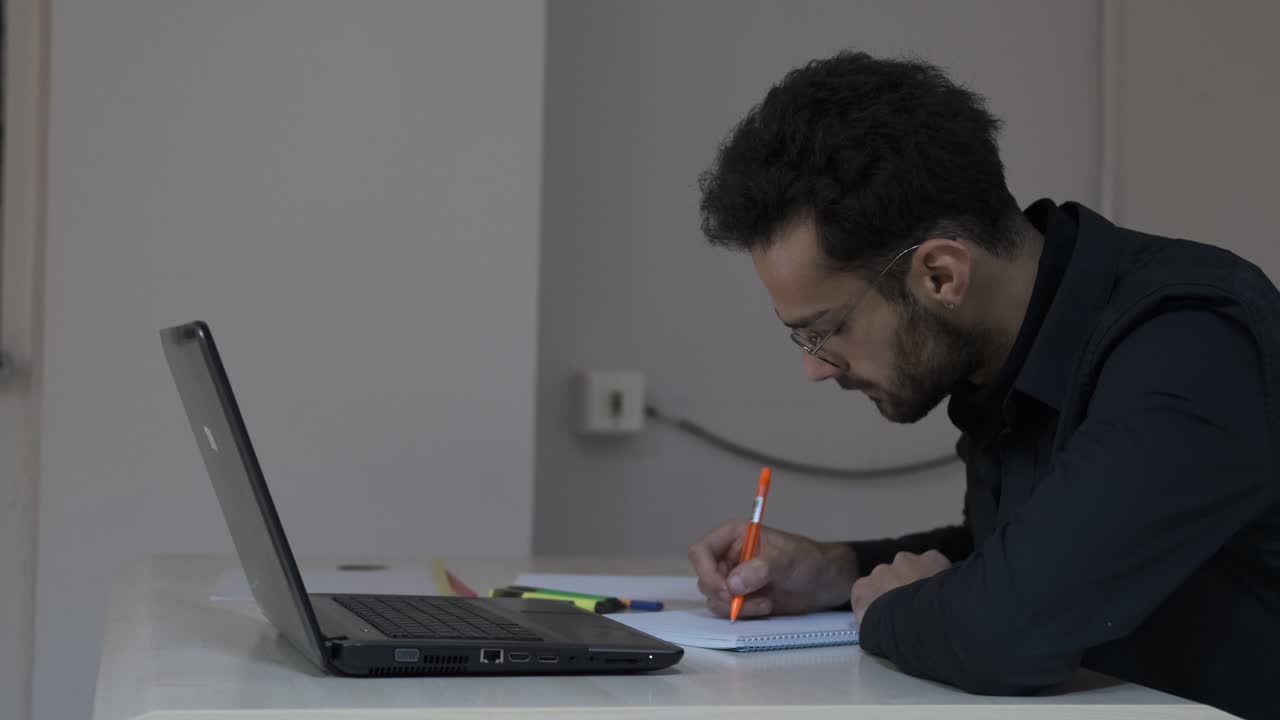 Studentarbeid på biblioteket