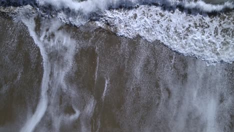 ocean waves at the beach in 60fps