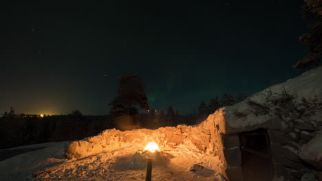 el lapso de tiempo de las luces polares en finlandia