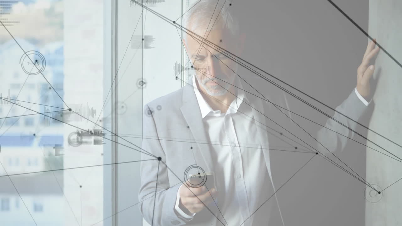utilizando el teléfono inteligente, profesional de negocios con conexiones de red superposición de animación