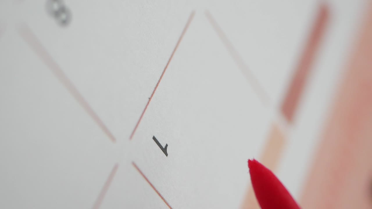 marcando una fecha en un calendario