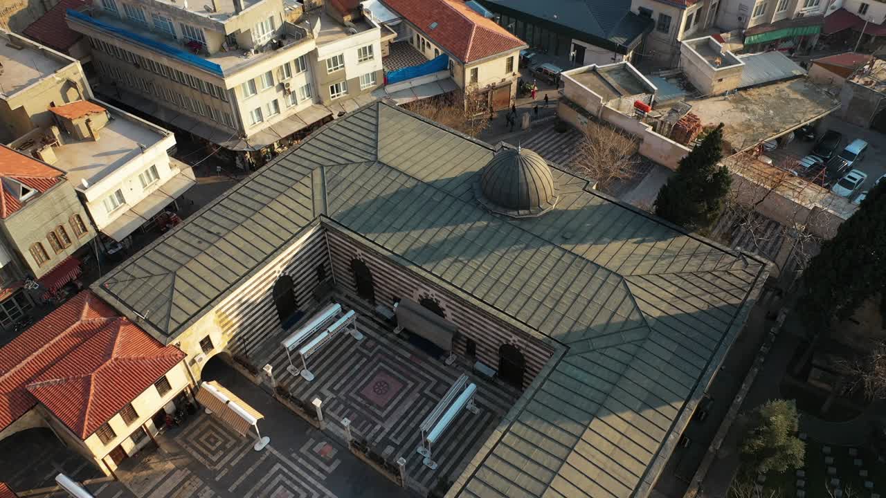 vista aérea de la mezquita de omeriye en gaziantep. imágenes de 4k en turquía