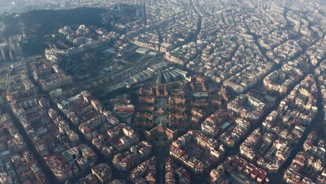 High-angle-view-of-historic-complex-of-Hospital-de-la-Santa-Creu-i-Sant-Pau.-Old-hospital-with-gardens-and-pavilions-in-Art-Nouveau-style.-Barcelona,-Spain