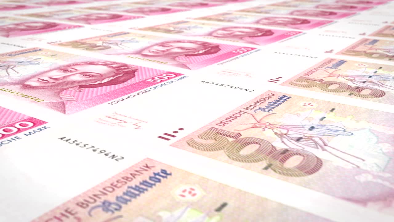 500 독일 마르크의 지폐, 구 서독 또는 독일 연방 공화국의 은행의 지폐가 스크린에 굴러, 세계 동전, 현금, 루프.