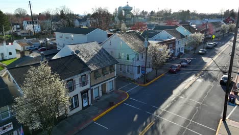 Silence-around-main-street-of-small-town-in-America-in-the-afternoon-due-to-heat-and-sunlight,-USA