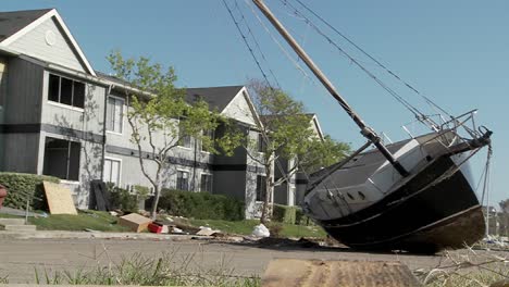 los barcos están varados después de que el huracán ike azote galveston, texas 3