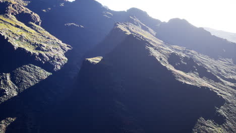 Luftpanorama-Der-Felsigen-Berge