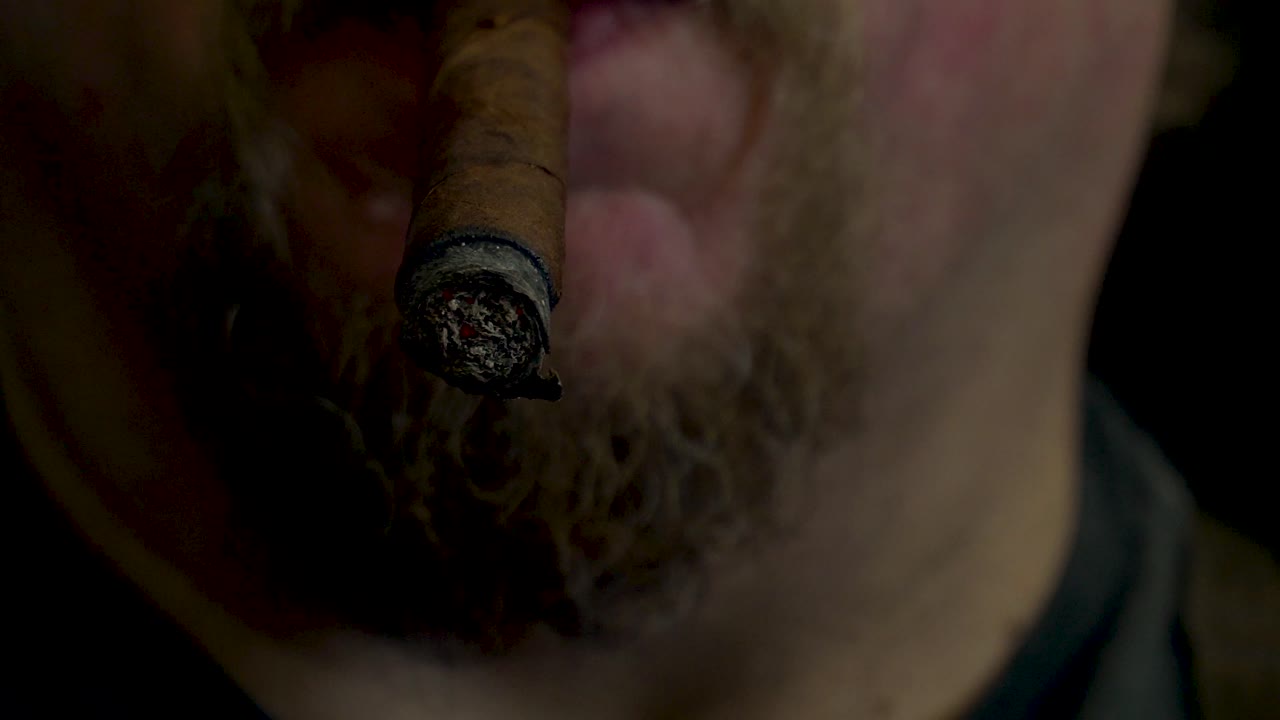 4k의 대장장이 금속 단조