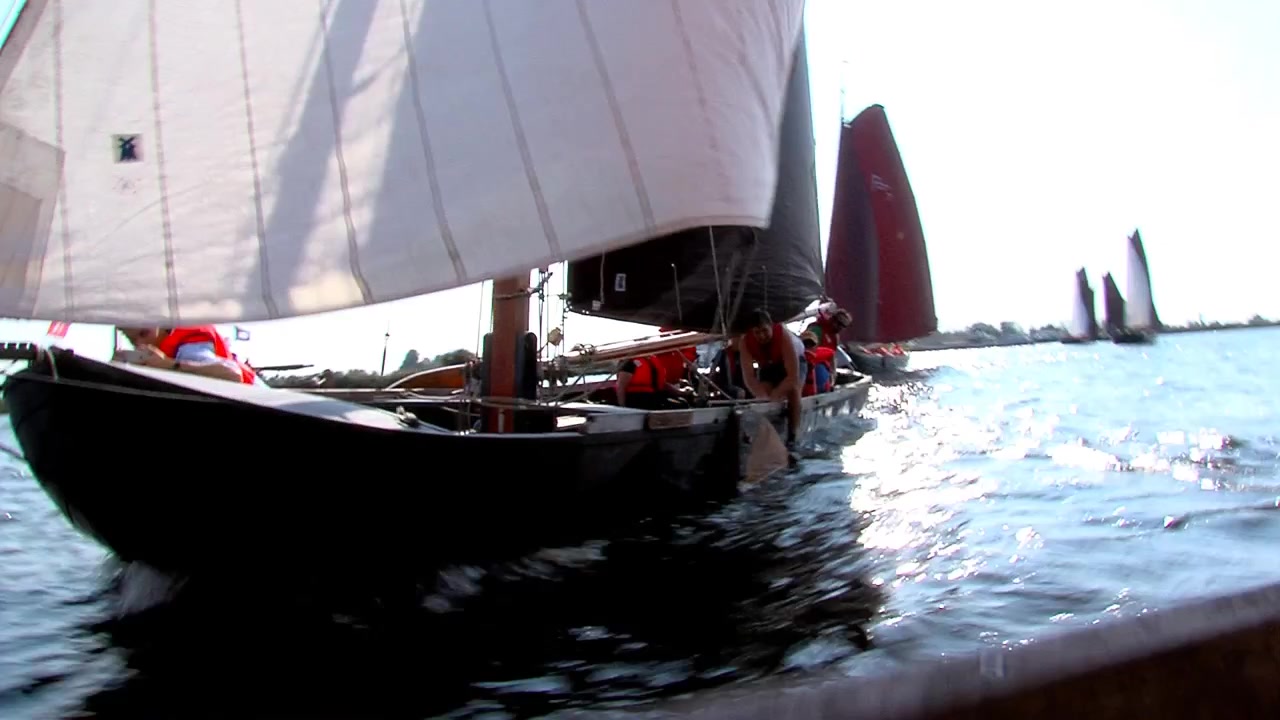 Navigazione con imbarcazioni classiche su acque interne, Frisia, Paesi Bassi.