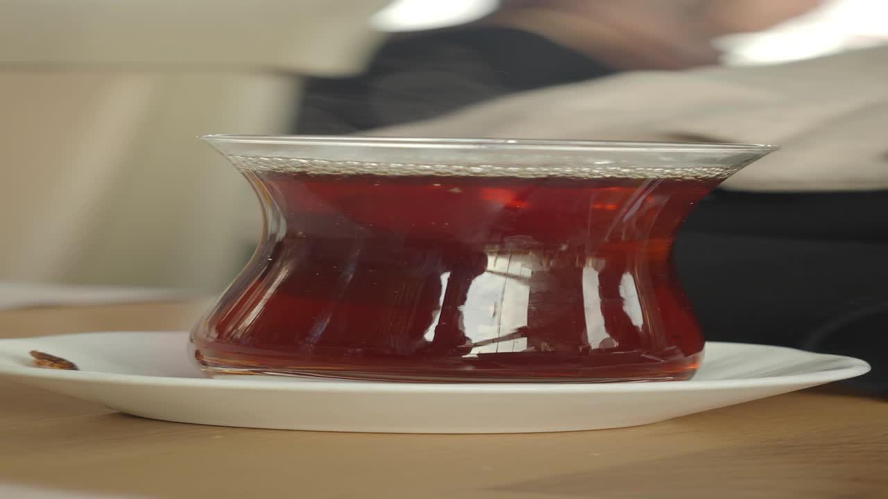 터키 차를 부는 것