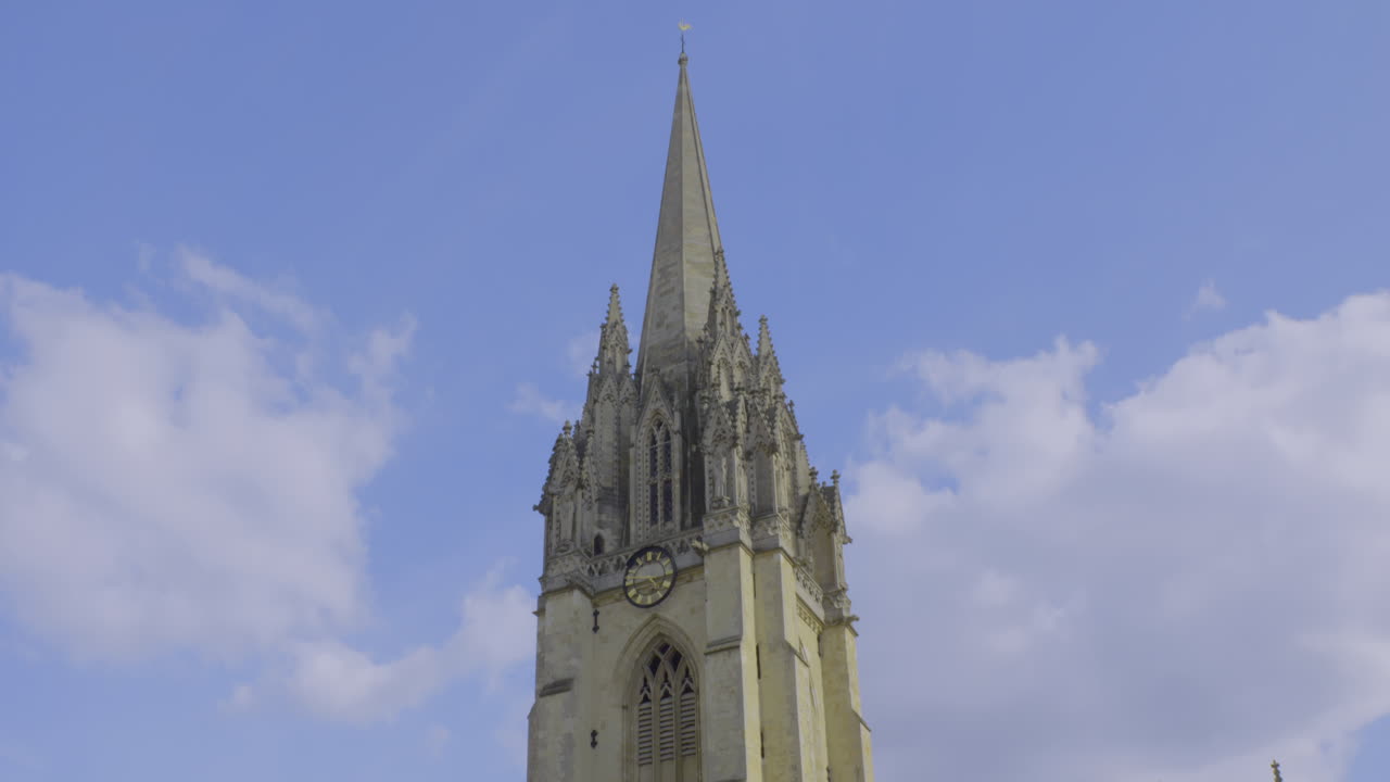 옥스퍼드 시에 있는 세인트 메리 버진 대학교 교회