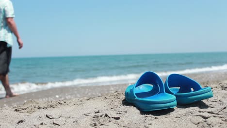 walking on the beach with slipper background 3