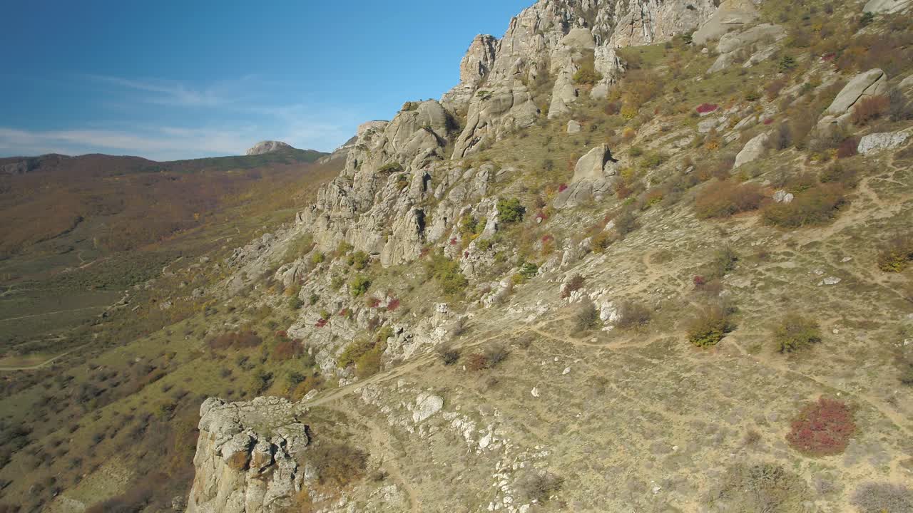 Paisaje de montaña de otoño