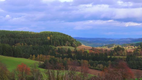 Herbstfarben-In-Einer-Romantischen-Landschaft-Im-Ländlichen-Bayern-Deutschland