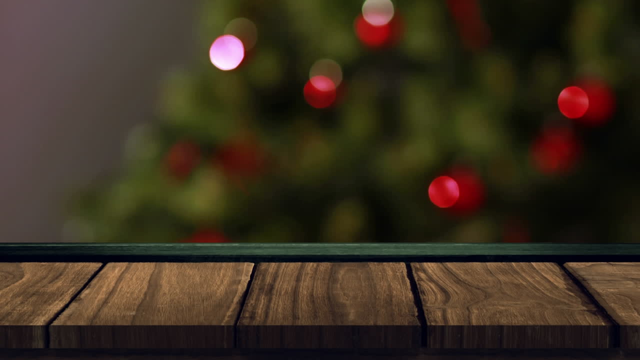 animación de luces de hadas en el árbol de navidad con superficie de madera