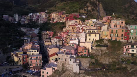 Manarola-En-Cinque-Terre,-Italia,-Vista-Aérea