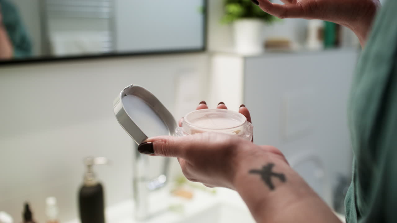 화장실에 있는 여자