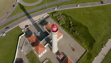 Vista-Superior-Sobre-El-Faro-De-Leça-Da-Palmeira,-Matosinhos