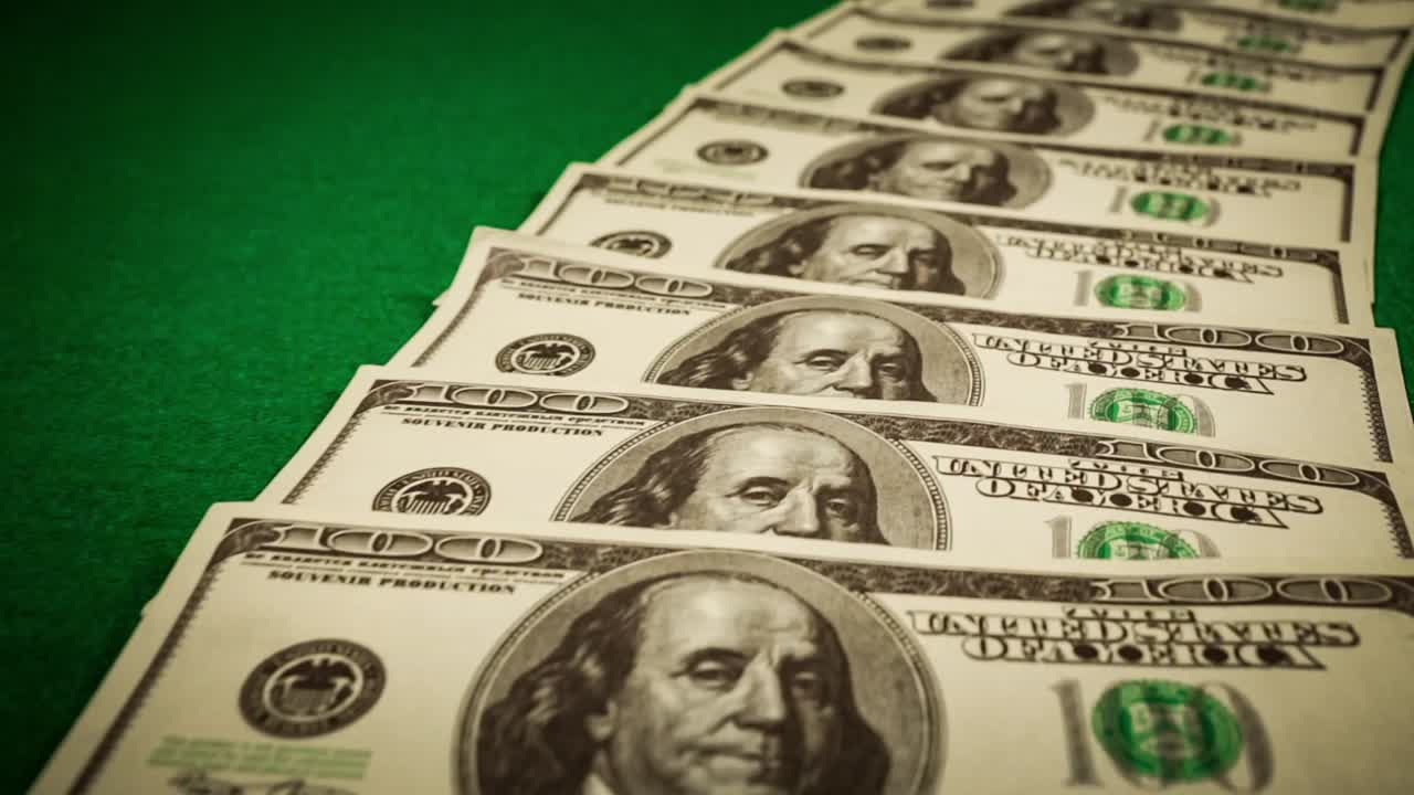 el fondo de dinero de cien dólares