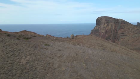 Punto-De-Vista-De-Las-Imágenes-Cinematográficas-De-Drones-De-São-Lourenço-4k---Ilha-Da-Madeira---Portugal