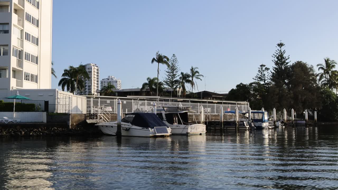 마리나 에 정박 한 배 들 의 조용 한 풍경