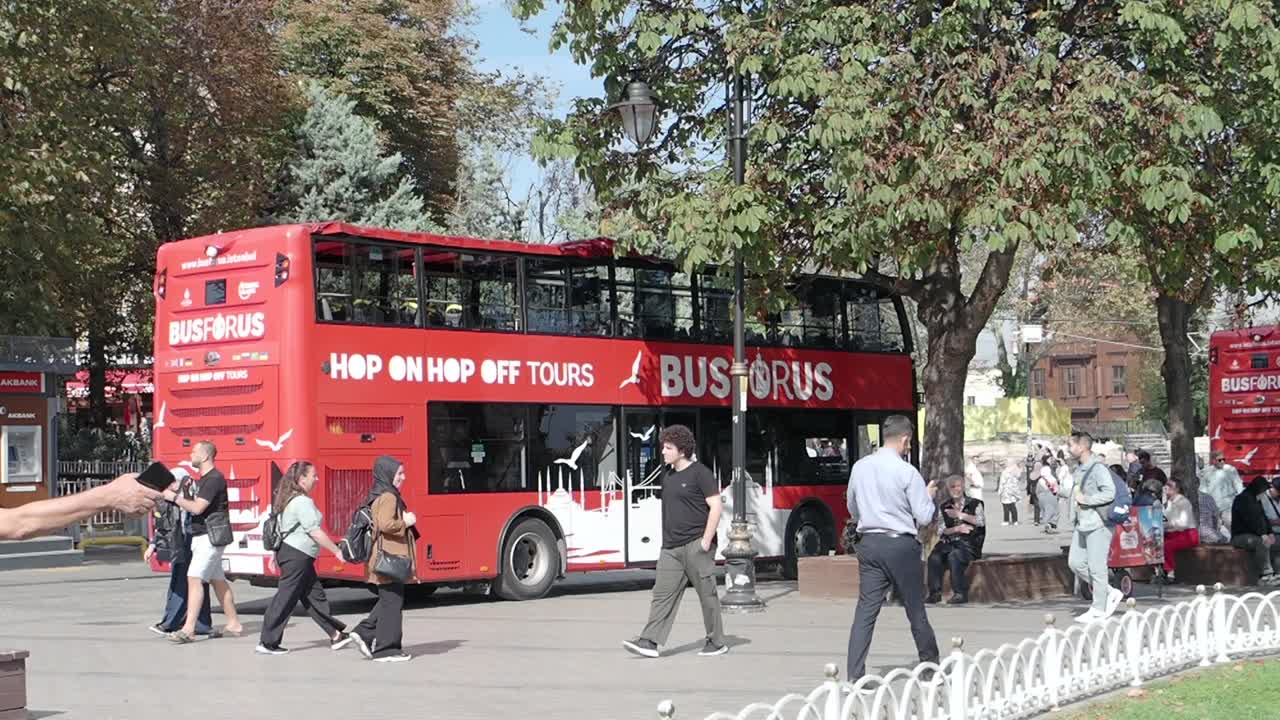autobús de dos pisos en la ciudad de estambul, turquía
