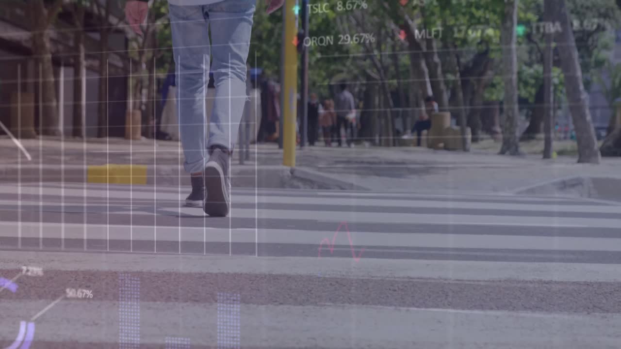 거리에서 걸어다니는 다양한 사람들의 숫자를 가진 금융 데이터 처리 애니메이션