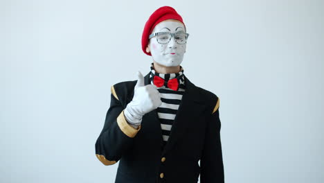 mime artist in performance