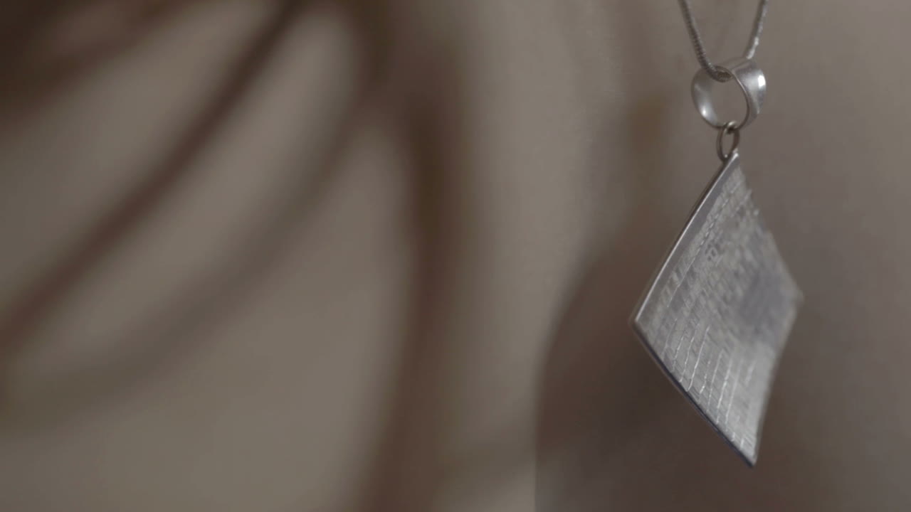 ювелирные изделия из белого золота