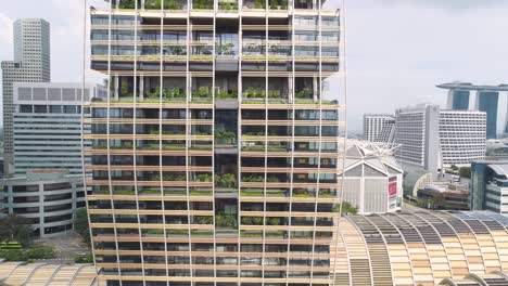 rascacielos vertical de jardín en la ciudad de singapur