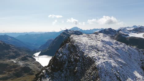 Vista-Aérea-De-Cima-Fontana-En-El-Valle-De-Campo-Moro,-Lanzada,-Provincia-De-Sondrio,-Lombardía,-Italia